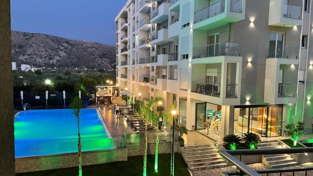 Domus Hotel & Apartments Шенджин Экстерьер фото