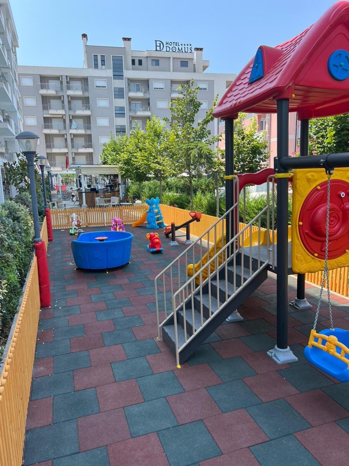 Domus Hotel & Apartments Шенджин Экстерьер фото